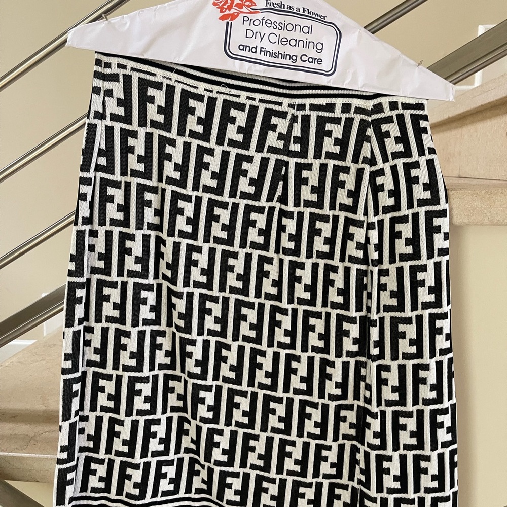 VINTAGE FENDI FF LOGO black and white knit SKIRT💝HP - Picture 5 of 11